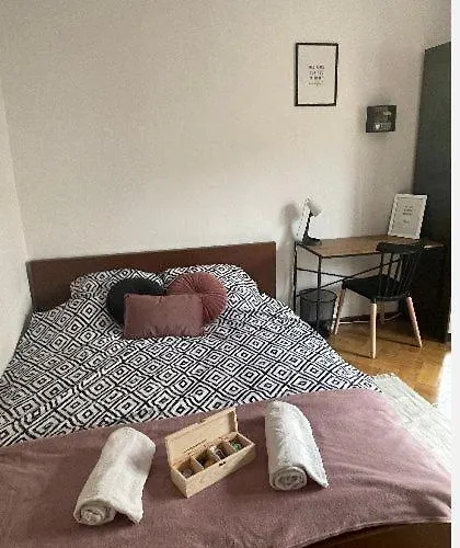 Cheerful 3 Bedroom City House